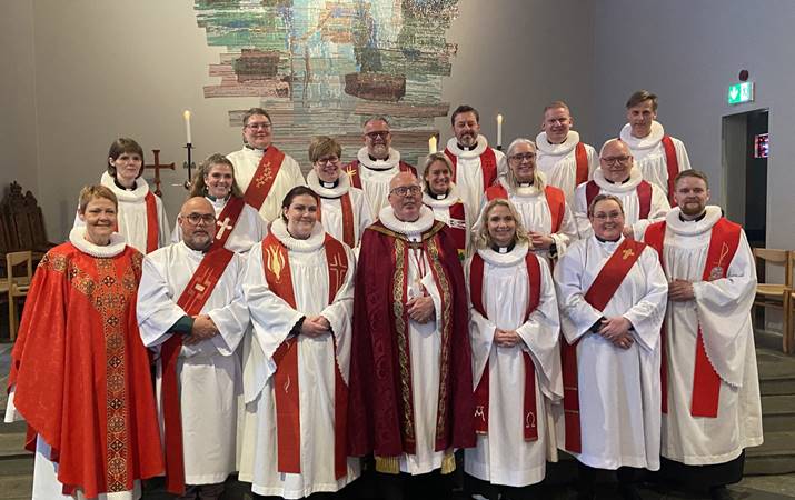 Forsíðumynd a f prests- og djáknavígslu.jpg - mynd