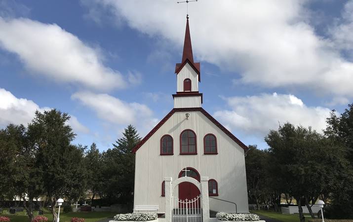 Kotstrandarkirkja, önnur tveggja kirkna í Hveragerðisprestatkalli